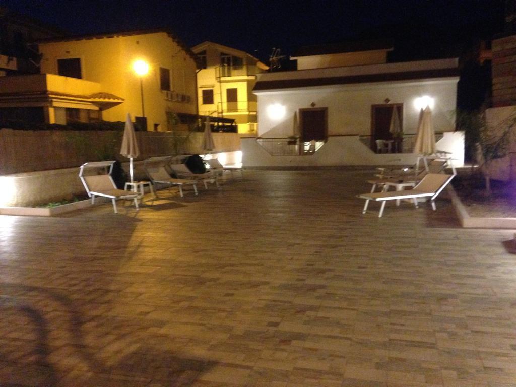 Costa Del Sol Panzió Porto Empedocle Kültér fotó